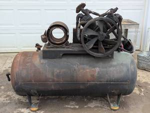 lot 30 image: Huge Air compressor - Fire Damage