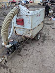 lot 42 image: EZ VacRack - Yard vacuum Trailer -  Powered by 5 HP Briggs - Runs