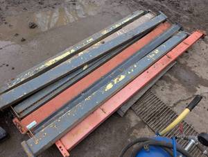 lot 56 image: Full Pallet of 8 Cross Beams for Commercial Pallet Racking -10-12 Units