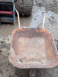 lot 62 image: Metal Wheel Barrow