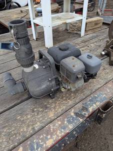 lot 65 image: Large Briggs & Stratton Water Pump