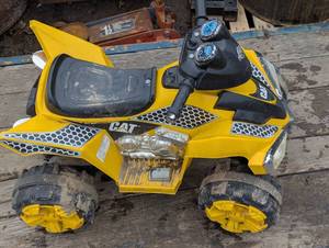 lot 82 image: Kids Electric Cat Ride On - As Is