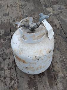 lot 83 image: 20# Propane Tank with a Regulator