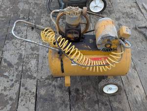 lot 89 image: Furnas 12 HP 11 Gallon Air compressor