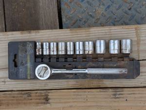 lot 91 image: 11 Piece Metric Ratchet Set