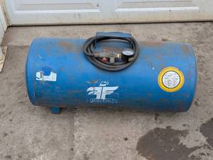 lot 95 image: Portable 11 gallon Air Tank