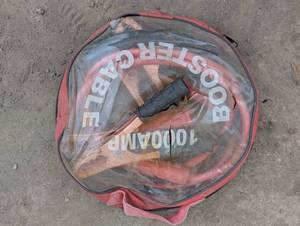 lot 102 image: 1000 AMP Booster Cables