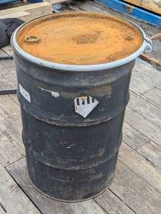lot 107 image: 55 Gallon Steel Drum with Removable Lid