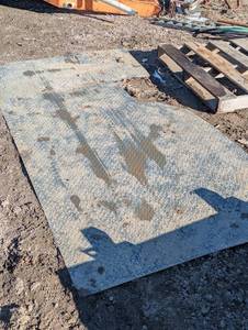 lot 119 image: Large 4 x 8 - Diamond Plate - Small Cut Out