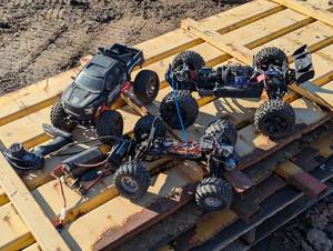 lot 120 image: RC Car Lot - Parts Lot with Batteries