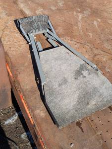 lot 136 image: Portable Tree Stand - Climbing