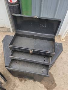 lot 170 image: Upper Tool Chest - by Master Craft