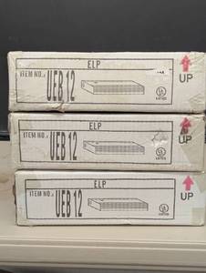 lot 39 image: 12 Pack - 12 Under Cabinet Tube Lights - UEB12