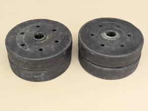 lot 43 image: Set of 4 Concrete 7.5# Weights