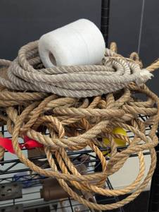lot 7 image: Mixed Pile of Rope and String