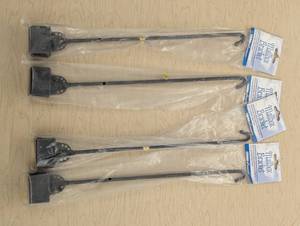 lot 8 image: Set of 4 MailBox Brackets by Libbie Ave