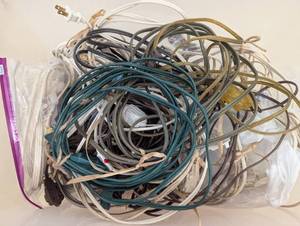 lot 25 image: Huge Bin of Extension Cords - Heavy