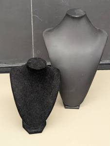 lot 28 image: Set of 2 Jewelry Store Displays - Black