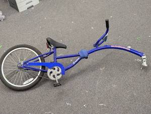 lot 54 image: InStep Pathfinder Ride Along Bike Attachment