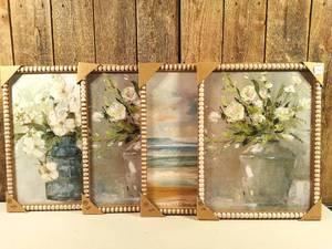 lot 14 image: Wall Decor (set of 4)