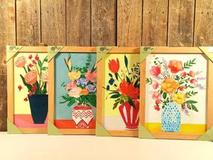 lot 16 image: Wall decor (set of 4)