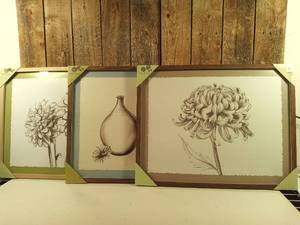 lot 32 image: Wall Decor (set of 3)