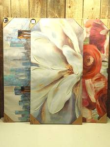 lot 124 image: Wall Decor (set of 3)