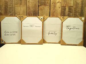 lot 125 image: Wall Decor (set of 4)