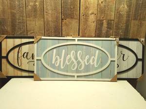 lot 81 image: Wall Decor (set of 3)