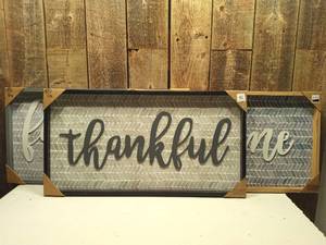 lot 82 image: Wall Decor (set of 3)