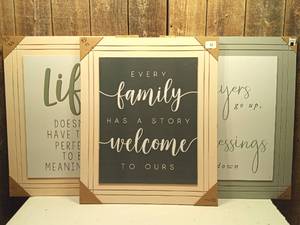 lot 83 image: Wall Decor (set of 3)