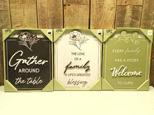 lot 107 image: Wall Decor (set of 3)