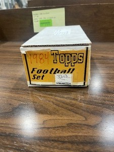 lot 7BCM image: 1984 TOPPS Football Set