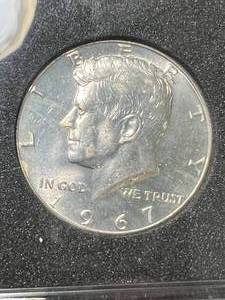 lot 30 image: 1967 US KENNEDY HALF DOLLAR IN CASE