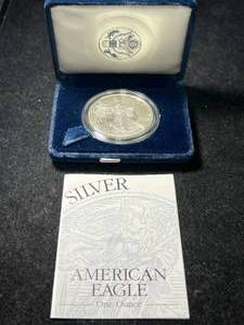 lot 56 image: 1998 PROOF AMERICAN SILVER EAGLE IN ORIGINAL MINT BOX