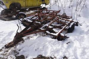 lot 5 image: Kewanee 8 Disk With Drag Attachments