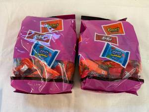 lot 99 image: MM. 2x Party Size Mix of Reeses, KitKat & Jolly Rancher Gummie Minis