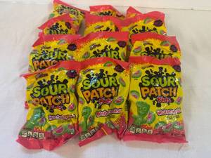 lot 18 image: SSS. 12x Sour Patch Kids-Watermelon