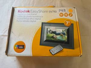 SSS. Kodak Easy Share Digital Frame-SV710