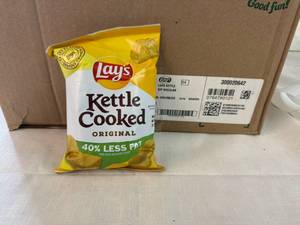 MM. 64x Lays Regular Kettle Chips