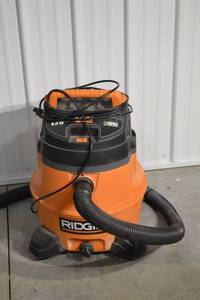 lot 8 image: RIDGID Professional 6.0 Peak HP 14-Gallon WetDry Vacuum
