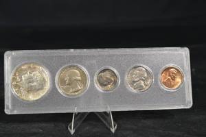 lot 18 image: 1966 Uncirculated Date Set