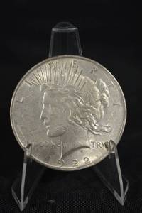 lot 36 image: 1922 Peace Dollar - United States One Dollar Silver Coin