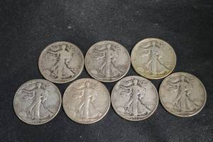 lot 42 image: Walking Liberty Half Dollars - 7 US 50-Cent Silver Coins (Circulated)