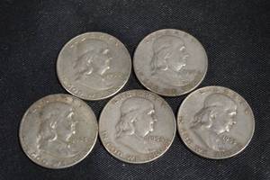 lot 43 image: Franklin 90% Silver Halves Lot Of 5