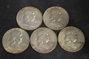 lot 47 image: Franklin 90% Silver Halves Lot Of 5