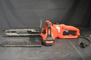 lot 79 image: Craftsman Chainsaw 14 in Bar - 35 cm