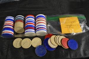 lot 113 image: Vintage 1920s-30s Unbreakable & Noiseless Poker Chips & Tokens Set