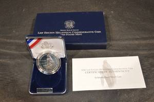 lot 268 image: Leif Erikson Millennium Coin Set - US Mint 2000 Silver Dollar & Iceland 1,000 Kronur