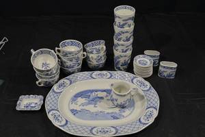 lot 279 image: Old Chelsea Blue & White Transferware Dinnerware Set - Furnivals Ltd England
